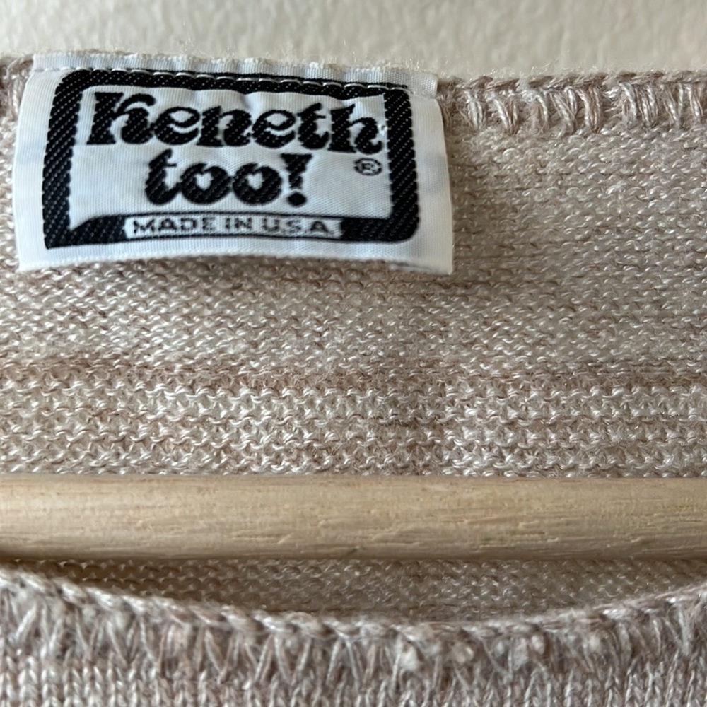 VTG Keneth too! Sleeveless Sweater - Picture 5 of 6